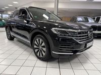 Gebraucht VW Touareg Elegance 286 PS (210 kW) 2018 Deep black perleffekt SUV