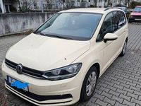 Gebraucht VW Touran 116 PS (85 kW) 2019 Gelb Van / Kleinbus