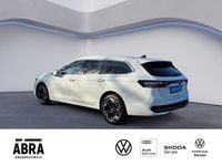 Gebraucht VW Passat Elegance 150 PS (110 kW) 2024 Weiß Kombi