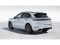 Gebraucht Porsche Cayenne 740 PS (544 kW) 2024 Dolomitsilbermetallic (metallic) SUV