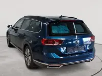 Gebraucht VW Passat GTE 156 PS (114 kW) 2021 Aquamarinblau metallic Kombi