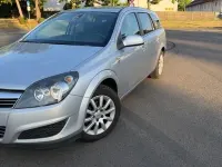 Gebraucht Opel Astra Edition 116 PS (85 kW) 2010 Silber Limousine