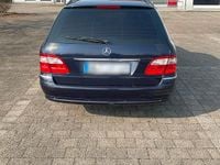 Gebraucht Mercedes E500 306 PS (225 kW) 2005 Blau Kombi