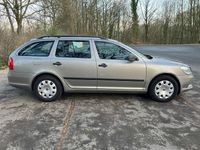 Gebraucht Skoda Octavia 122 PS (89 kW) 2013 Gelb Kombi