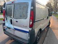 Gebraucht Renault Trafic 115 PS (84 kW) 2007 Silber Van / Kleinbus