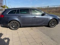 Gebraucht Opel Insignia Design Edition 160 PS (117 kW) 2011 Metro blue/metro Kombi