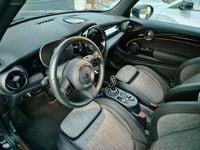 Gebraucht Mini Cooper SE Classic 135 kW (184 PS) 2023 Schwarz Kleinwagen