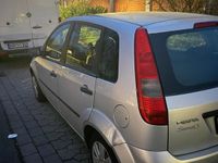 Gebraucht Ford Fiesta 80 PS (58 kW) 2004 Silber Kleinwagen