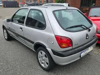 Gebraucht Ford Fiesta 60 PS (44 kW) 2001 Silber Kleinwagen