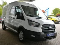 Gebraucht Ford Transit Trend 131 PS (96 kW) 2023 Weiß Van / Kleinbus