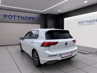 Gebraucht VW Golf VIII Active 150 PS (110 kW) 2023 Pure white Limousine