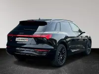 Gebraucht Audi Q8 e-tron S-Line 300 kW (408 PS) 2023 Mythosschwarz metallic SUV