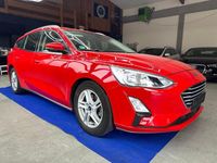 Gebraucht Ford Focus Cool & Connect 125 PS (91 kW) 2018 Rot Limousine