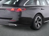 Gebraucht Mercedes E200 204 PS (150 kW) 2025 Schwarz Kombi