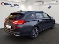 Gebraucht Hyundai i30 Advantage 101 PS (74 kW) 2025 Cypress green / mic Kombi