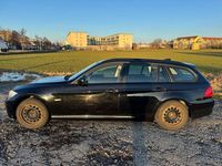 Gebraucht BMW 318 143 PS (105 kW) 2012 Schwarz Kombi