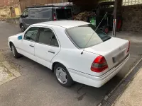 Gebraucht Mercedes C180 Elegance 122 PS (89 kW) 1995 Weiß Limousine
