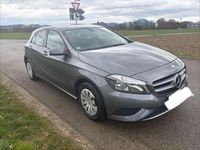 Gebraucht Mercedes A180 Urban 122 PS (89 kW) 2015 Limousine