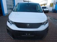 Gebraucht Peugeot Partner Premium 102 PS (75 kW) 2023 Weiß Van / Kleinbus