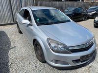 Używany Opel Astra Basis 90 KM (66 kW) 2006 Srebrny Coupe