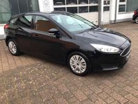 Gebraucht Ford Focus Trend 125 PS (91 kW) 2015 Panther schwarz Limousine