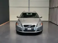 Gebraucht Volvo V70 R-Design 203 PS (149 kW) 2011 Electric silver / metallic Kombi