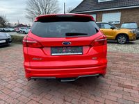 Gebraucht Ford Focus ST-Line 140 PS (102 kW) 2018 Rot Kombi