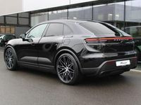 Neu Porsche Macan 264 kW (360 PS) 2026 Tiefschwarzmetallic SUV
