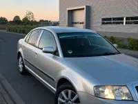 Używany Skoda Superb 115 KM (84 kW) 2005 Srebrny Sedan/Limuzyna