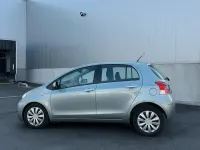 Gebraucht Toyota Yaris 90 PS (66 kW) 2011 Grau Kleinwagen