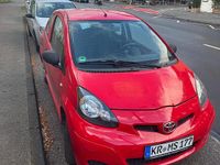Gebraucht Toyota Aygo 68 PS (50 kW) 2010 Rot Kleinwagen