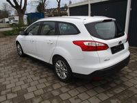 Gebraucht Ford Focus Titanium 116 PS (85 kW) 2011 Weiß Limousine
