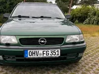 Gebraucht Opel Astra 101 PS (74 kW) 1996 Grün Kombi