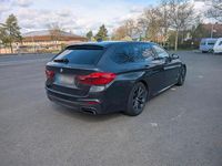 Gebraucht BMW M550 400 PS (294 kW) 2018 Blau Limousine