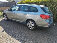 Gebraucht Opel Astra 110 PS (80 kW) 2014 Silber Kombi
