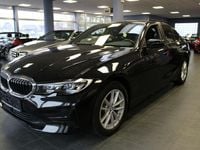 Gebraucht BMW 318 Advantage 156 PS (114 kW) 2021 Saphirschwarz metallic Limousine