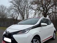 Gebraucht Toyota Aygo 69 PS (50 kW) 2015 Weiß Kleinwagen