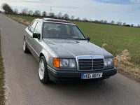 Gebraucht Mercedes E230 132 PS (97 kW) 1988 Silber Limousine