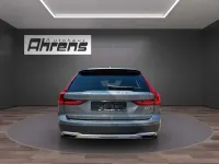 Używany Volvo V90 CC Basis 235 KM (172 kW) 2018 Szary Kombi