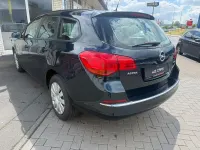 Gebraucht Opel Astra Edition 140 PS (102 kW) 2015 Grün Kombi