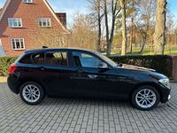 gebraucht BMW 118 1er i 25.200km Benzin 100kw/135PS schwarz Schaltgetriebe