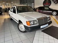 Gebraucht Mercedes E260 160 PS (117 kW) 1987 Weiß Limousine