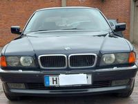 Second-hand BMW 740L 286 CP (210 kW) 1996 Albastru Berlinǎ