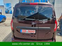 Gebraucht Mercedes T180 Edition 116 PS (85 kW) 2023 Rot Van / Kleinbus