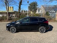 Gebraucht Ford Focus Titanium 120 PS (88 kW) 2016 Schwarz Limousine