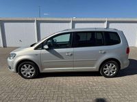 Gebraucht VW Touran Life 140 PS (102 kW) 2013 Silver leaf metallic Van / Kleinbus