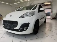 Gebraucht Peugeot 107 Active 68 PS (50 kW) 2012 Weiß Kleinwagen
