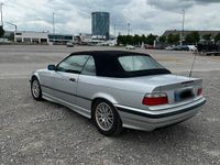 Gebraucht BMW 318 Cabriolet 116 PS (85 kW) 2000 Silber Cabrio