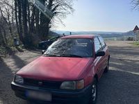 Gebraucht Toyota Starlet 75 PS (55 kW) 1995 Rot Kleinwagen