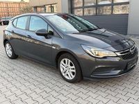 Gebraucht Opel Astra Edition 105 PS (77 kW) 2016 Grau Limousine